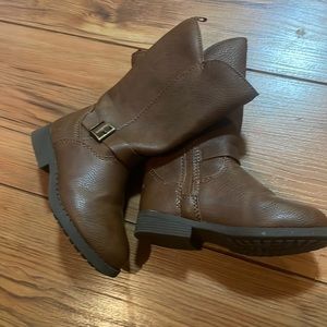 Toddler brown Oshkosh boots